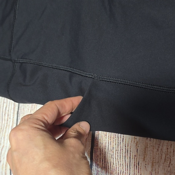 Lululemon leggings 25" size 4 - Picture 3 of 9